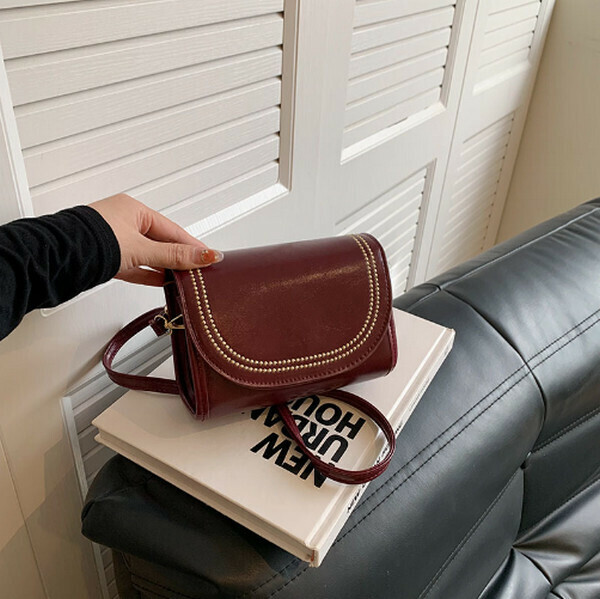 New Versatile Simple Fashion Crossbody Bag Small Square Bag [Purple Red]