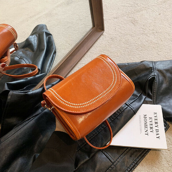 New versatile simple fashion crossbody bag small square bag [brown]