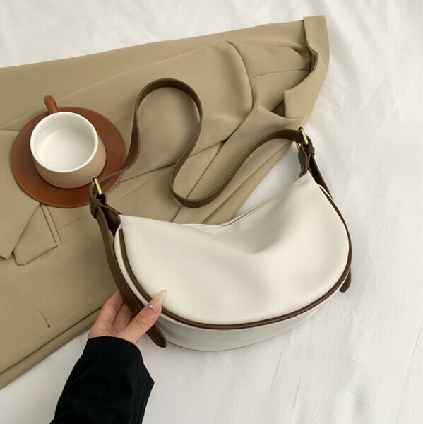 New Versatile Soft Leather Large Capacity Crossbody Bag Dumpling Bag [White Brown]