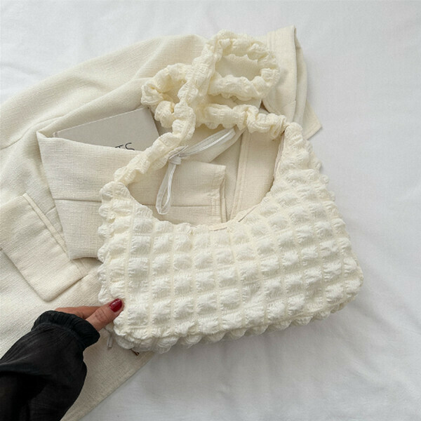 New solid color pleated one-shoulder crossbody bag [off-white]