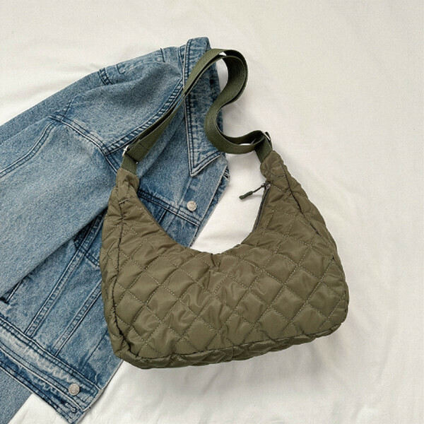 New versatile solid color rhombus shoulder bag crossbody bag dumpling bag [green]