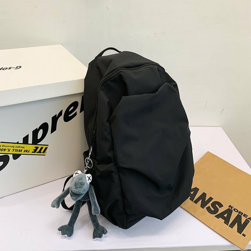 Popular large-capacity travel outdoor backpack and computer bag (black [with gray frog pendant])