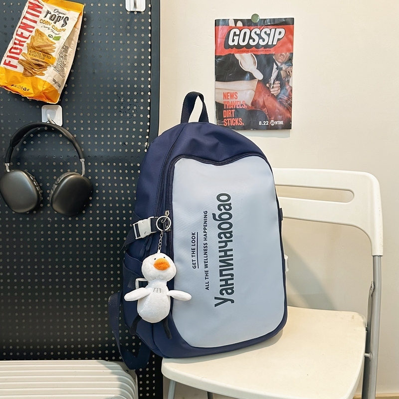 New large-capacity travel outdoor backpack computer bag (blue [with big white duck pendant])