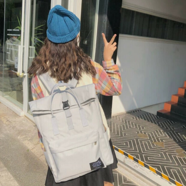 New computer bag backpack (light gray (large size) can hold a 15.6-inch computer)