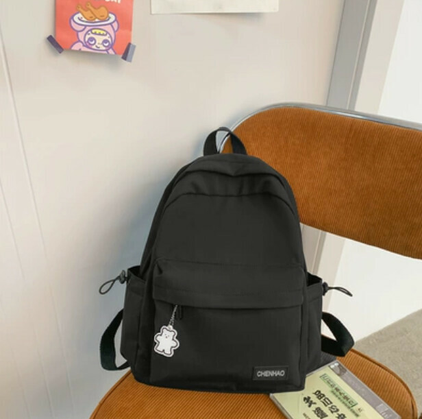 New simple and versatile small backpack for women (black with 1 badge)