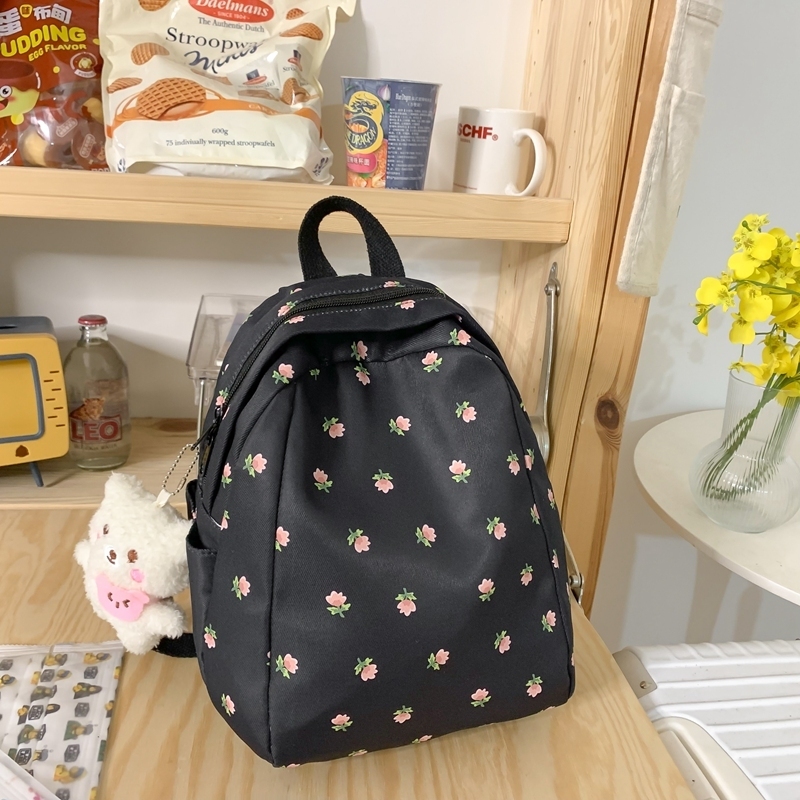 New travel lightweight outdoor backpack small backpack (black [with new blush bear pendant])