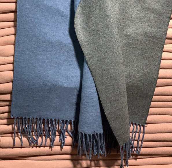 熱賣保暖加厚雙面圍巾（藍色深灰）（尺寸：200*70cm）