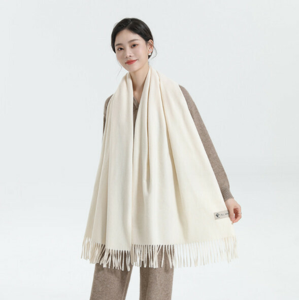 爆款純色百搭羊絨圍巾（米白色）（尺寸：200*70cm）