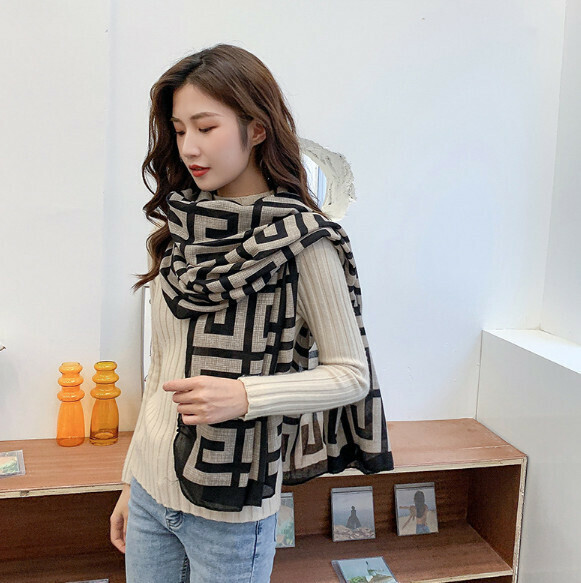 Popular versatile cotton and linen scarf (black with big G letter) (size: 180*85cm)