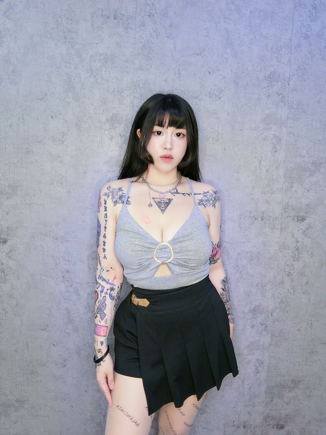 小皮扣一片式百摺設計褲裙