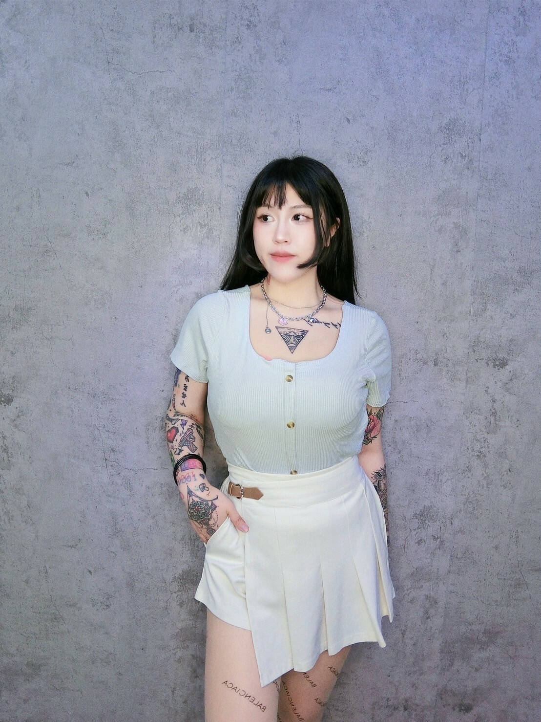 小皮扣一片式百摺設計褲裙