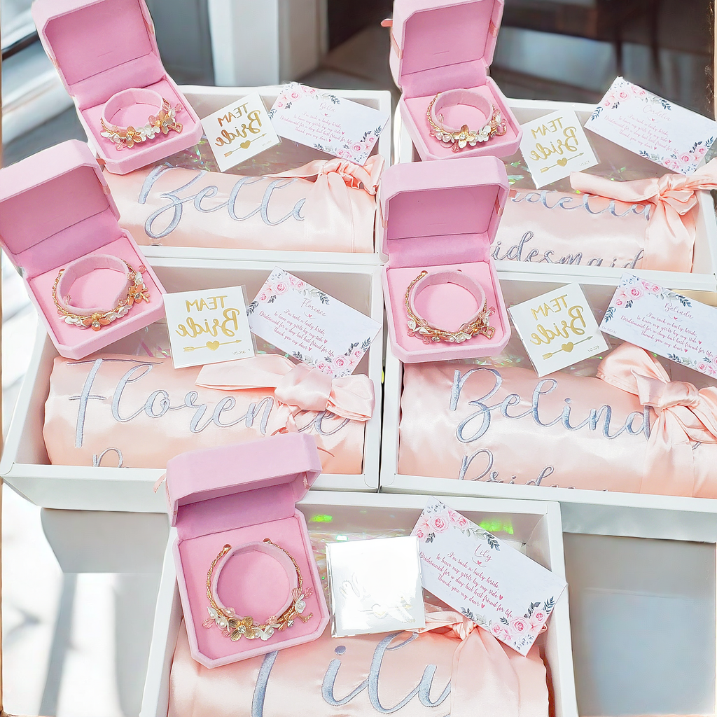 姊妹禮盒 M (字母手花鈪、定製睡袍)