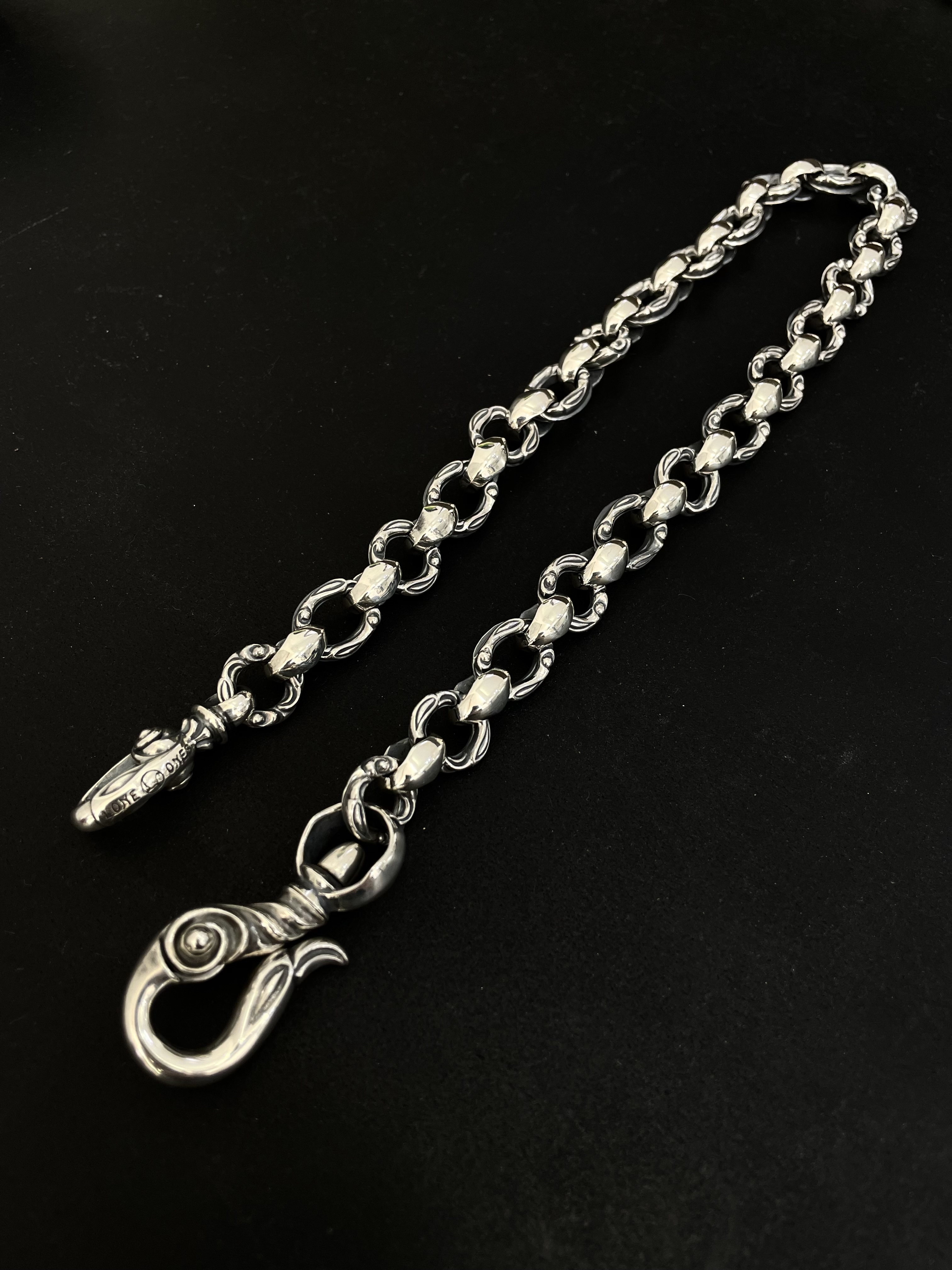 Mating Flight Cygnet w/ Swan Clip 18”