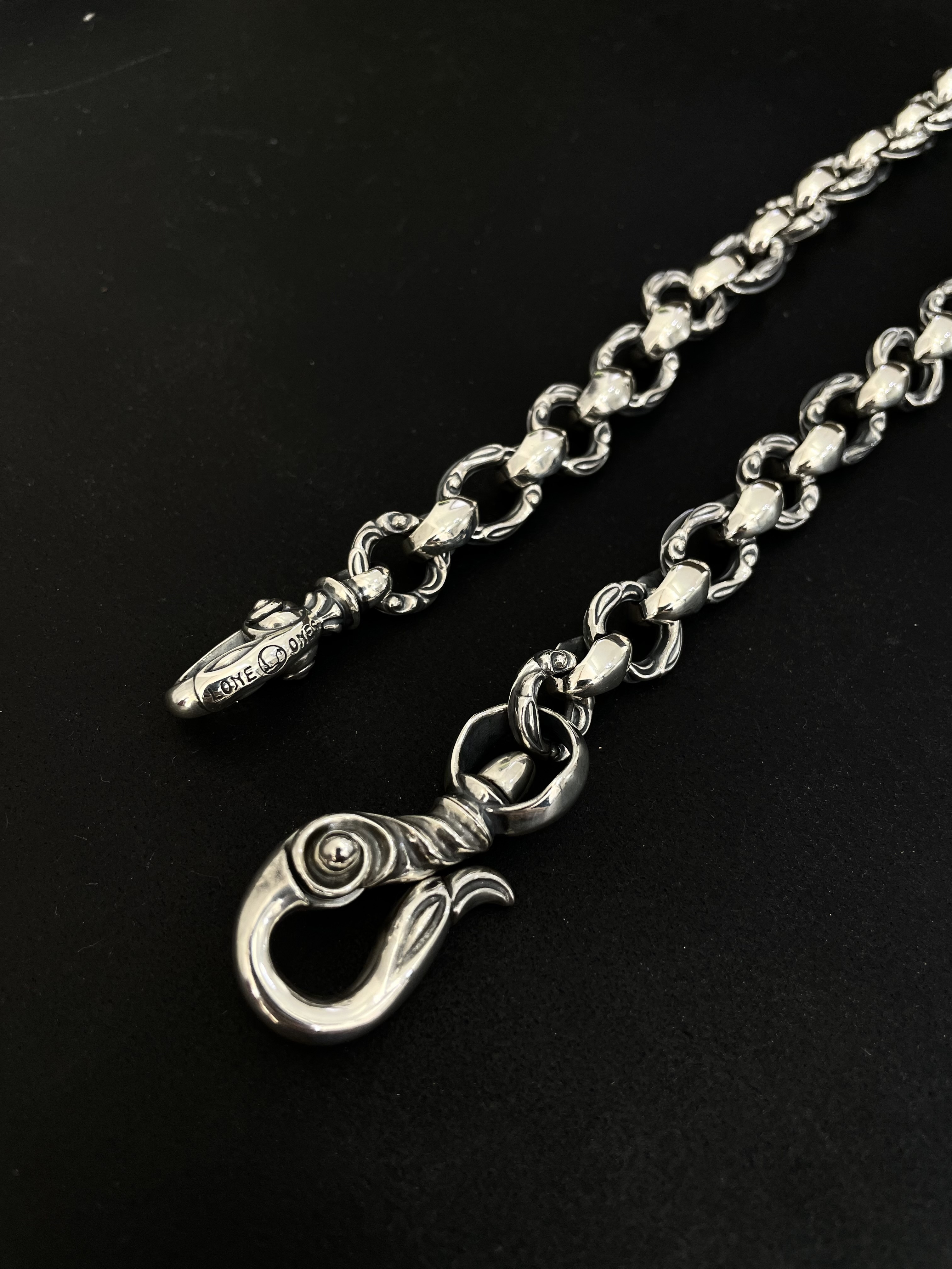 Mating Flight Cygnet w/ Swan Clip 18”