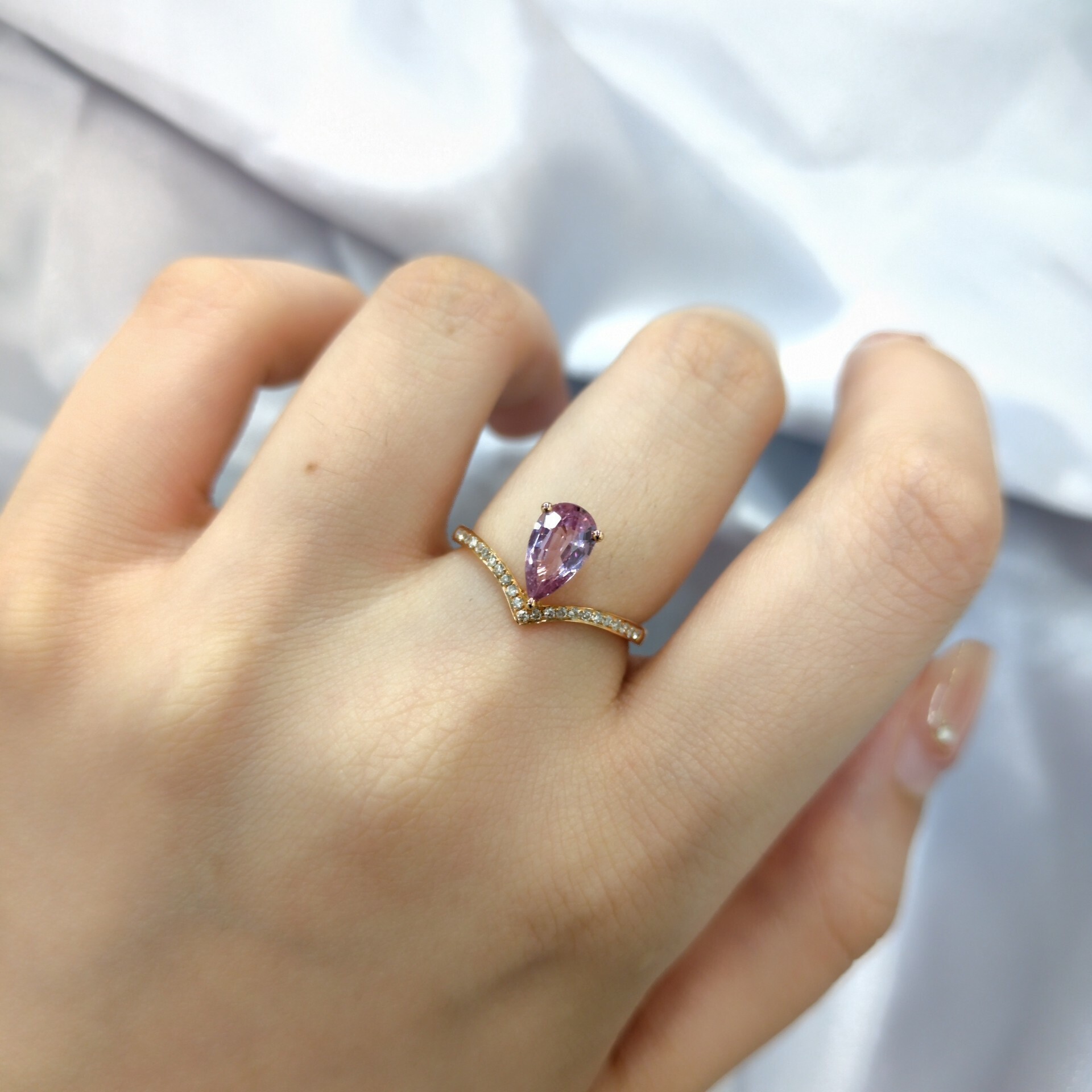 18K Rose Gold 0.95ct Sapphire and Diamond Ring