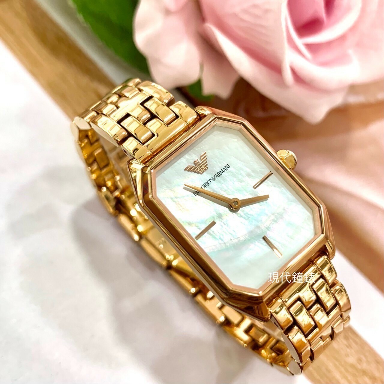 【EMPORIO ARMANI 亞曼尼】珍珠母貝玫瑰金方形女錶AR11147 28mm 現代鐘錶