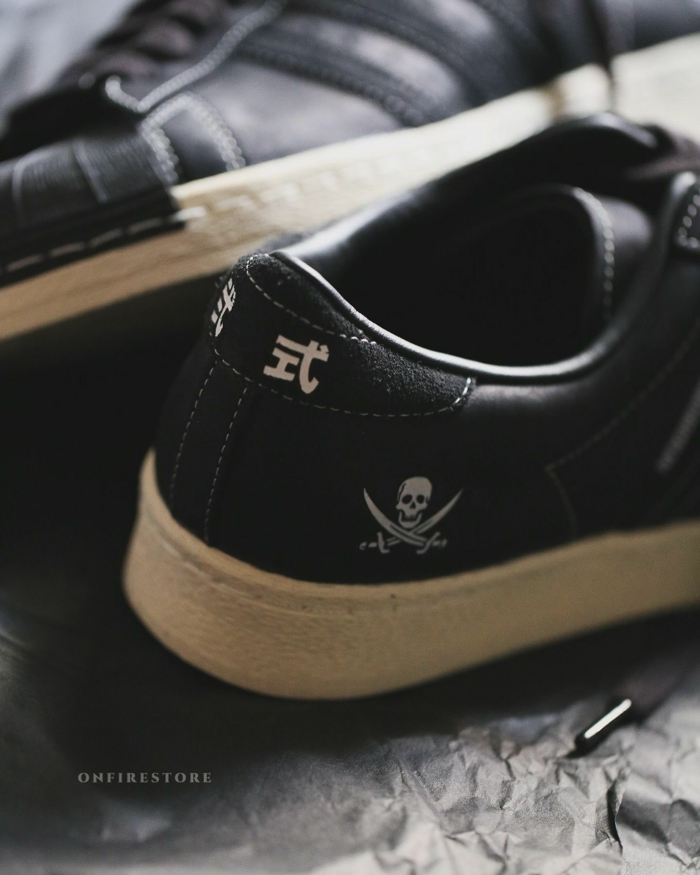 {現貨} Neighborhood X Adidas Superstar Black ID8650