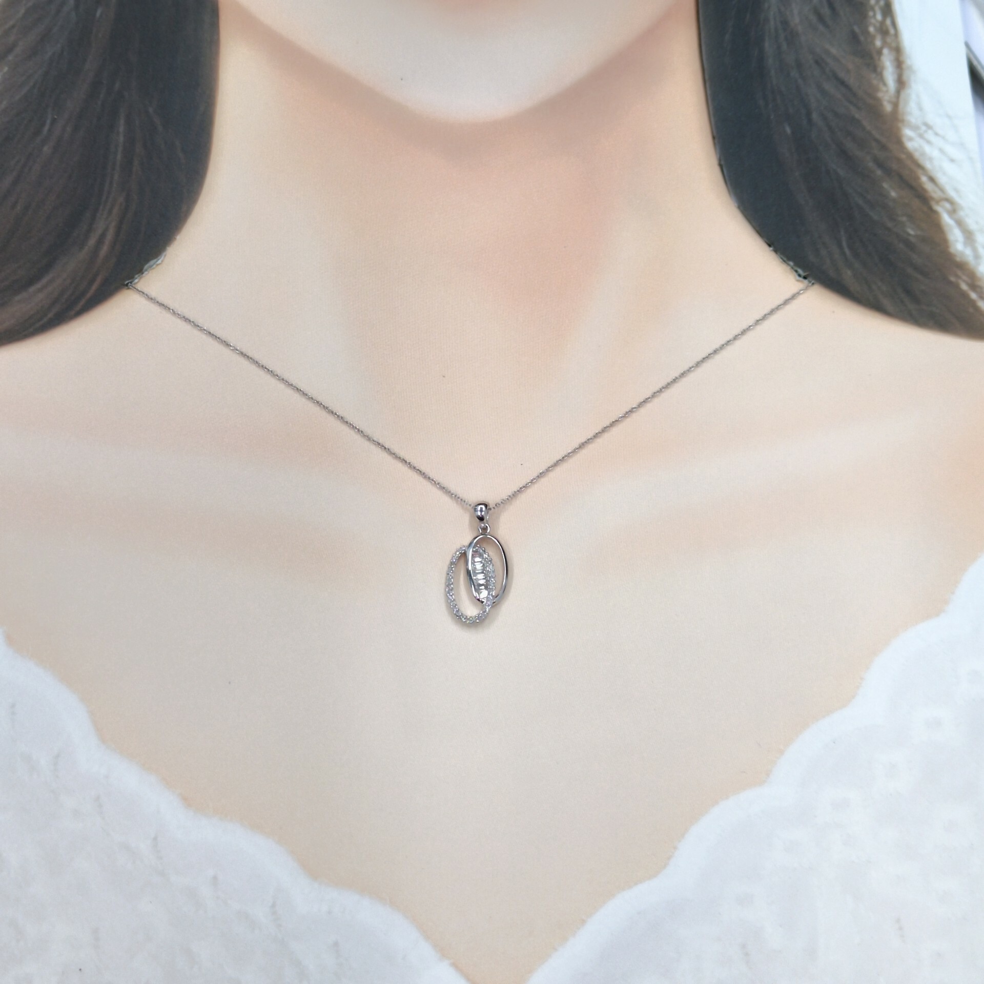 全新18K白金33份鑽石吊墜