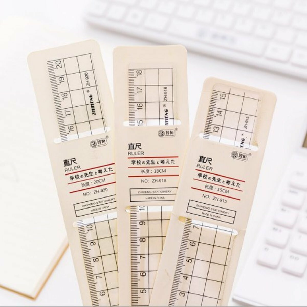 Simple and transparent six-grid rubber ruler (20cm ruler single handle)