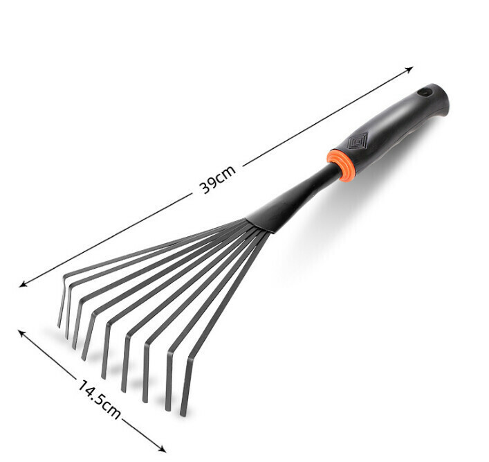 Gardening tools for planting flowers [single nine-tooth grass rake]