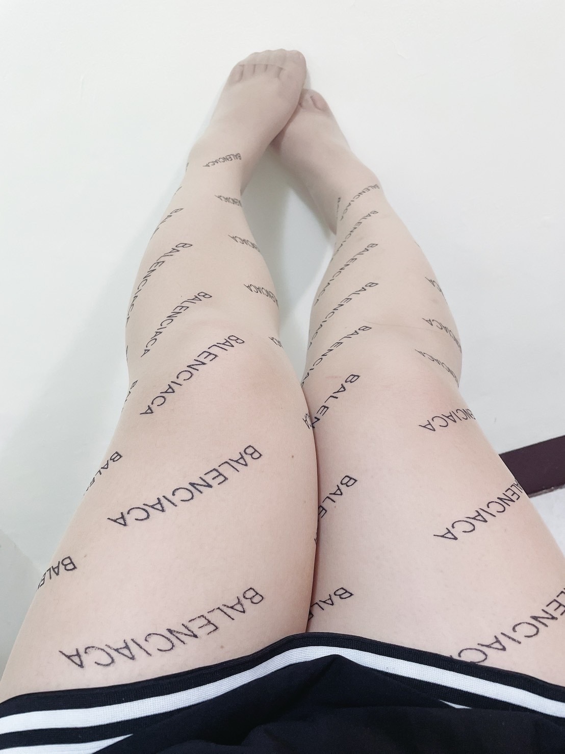 字母性格透膚絲襪