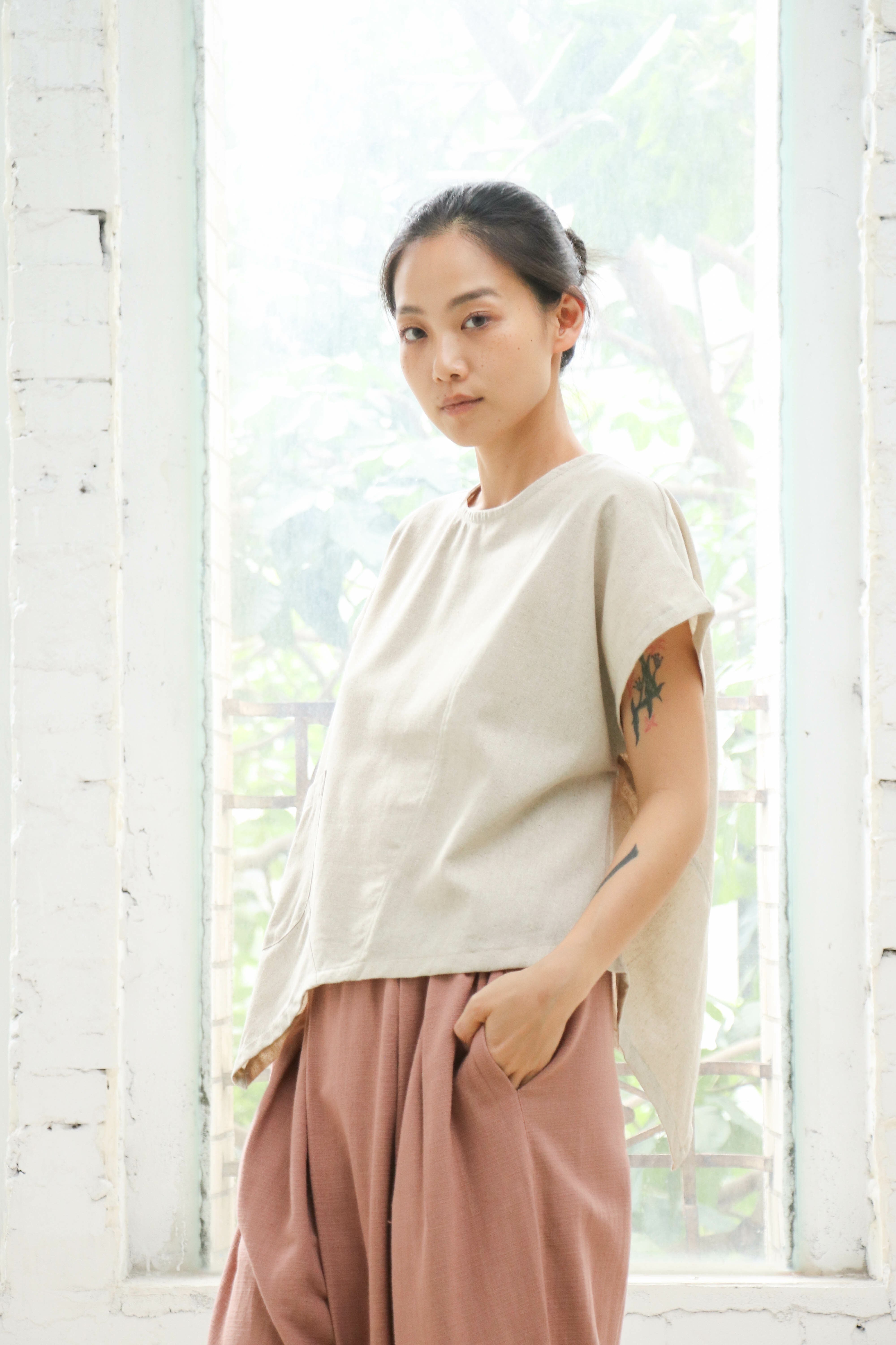 不對稱口袋上衣 / 棉麻 米色