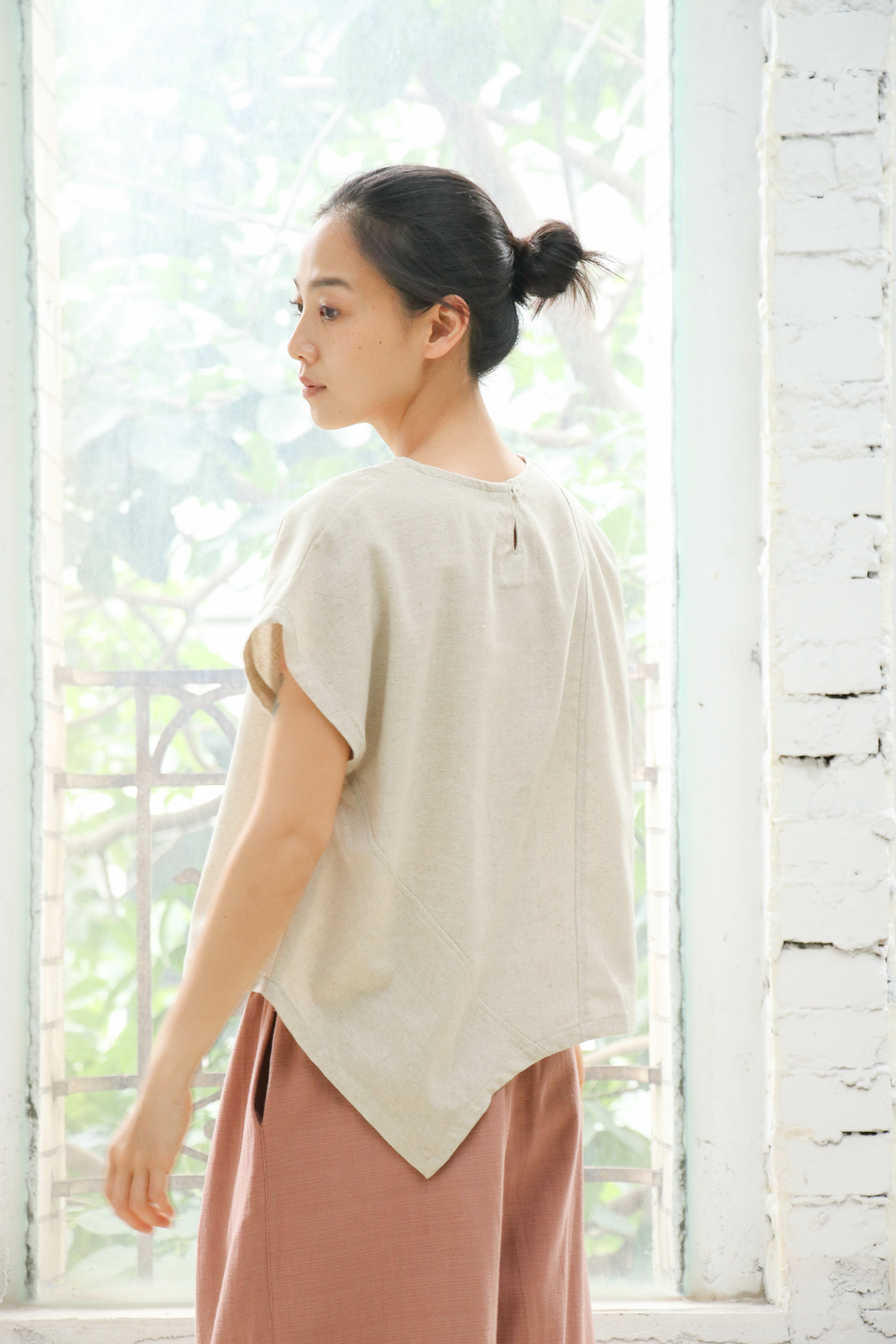 不對稱口袋上衣 / 棉麻 米色