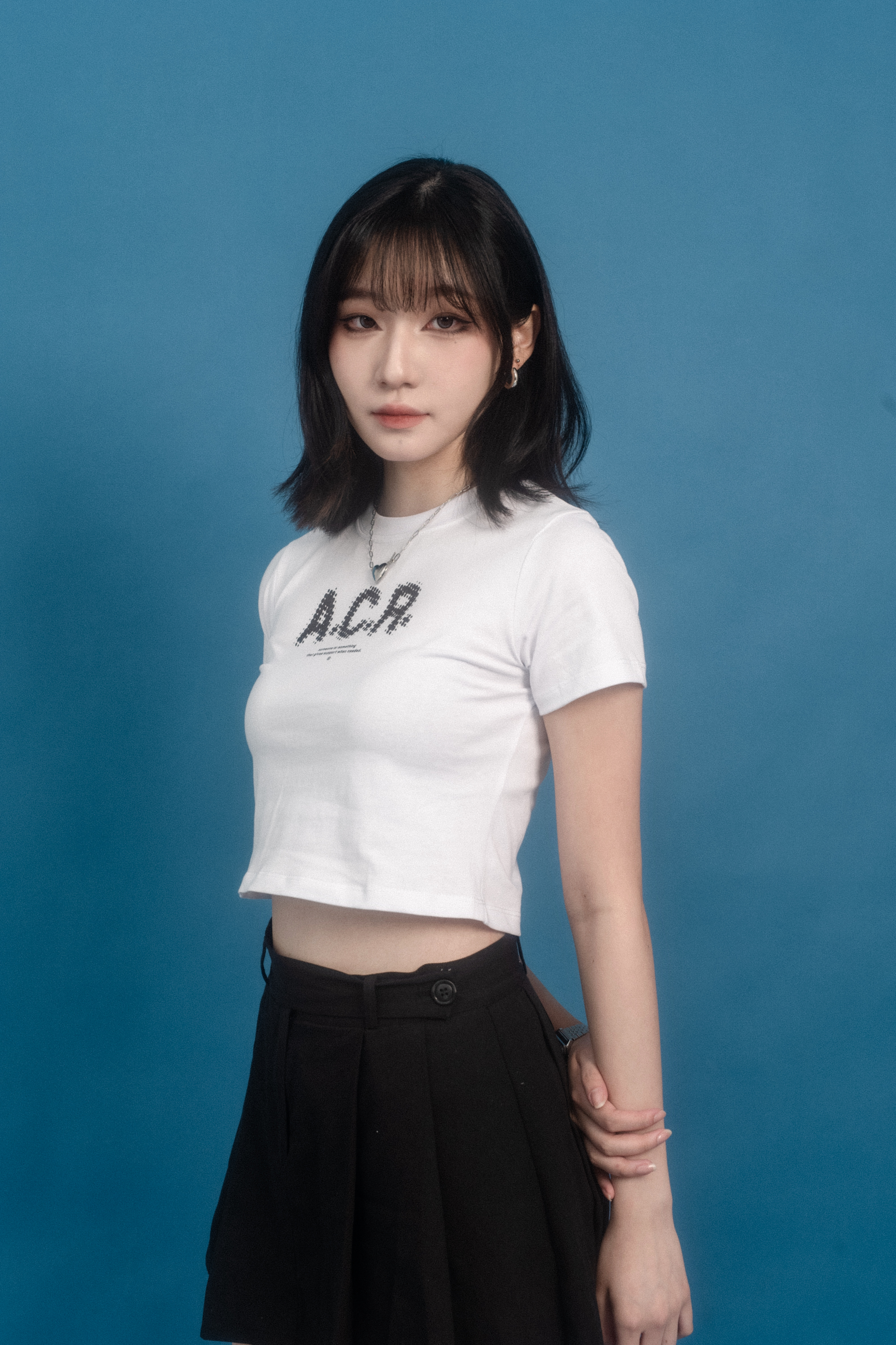 ACR AG-05 女款 設計感 虛幻 字母 印花 短版 短T 短袖