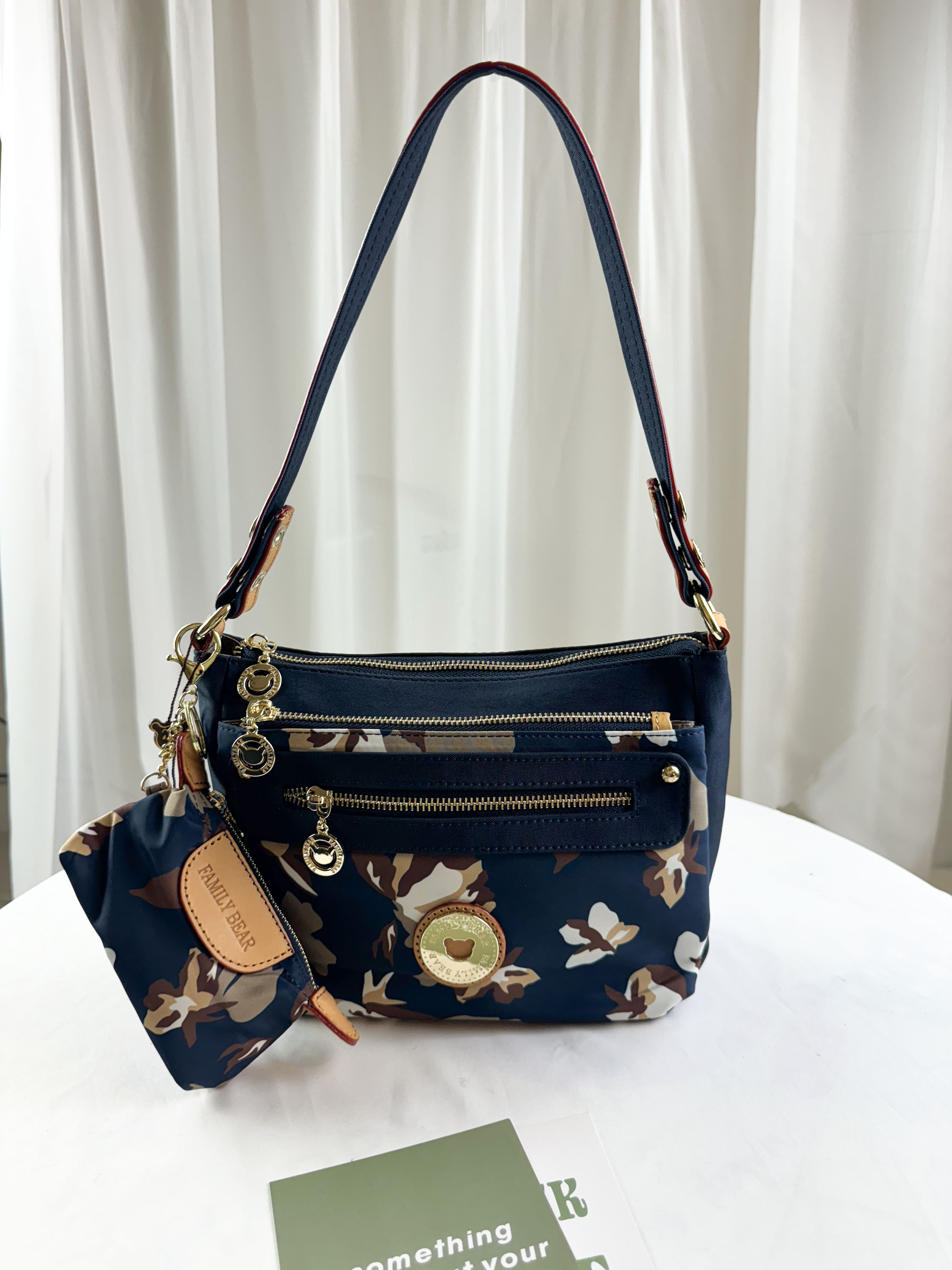 FamilyBear 蝴蝶花拼接藍防潑水肩背包 / 側背包  附零錢包  #2820