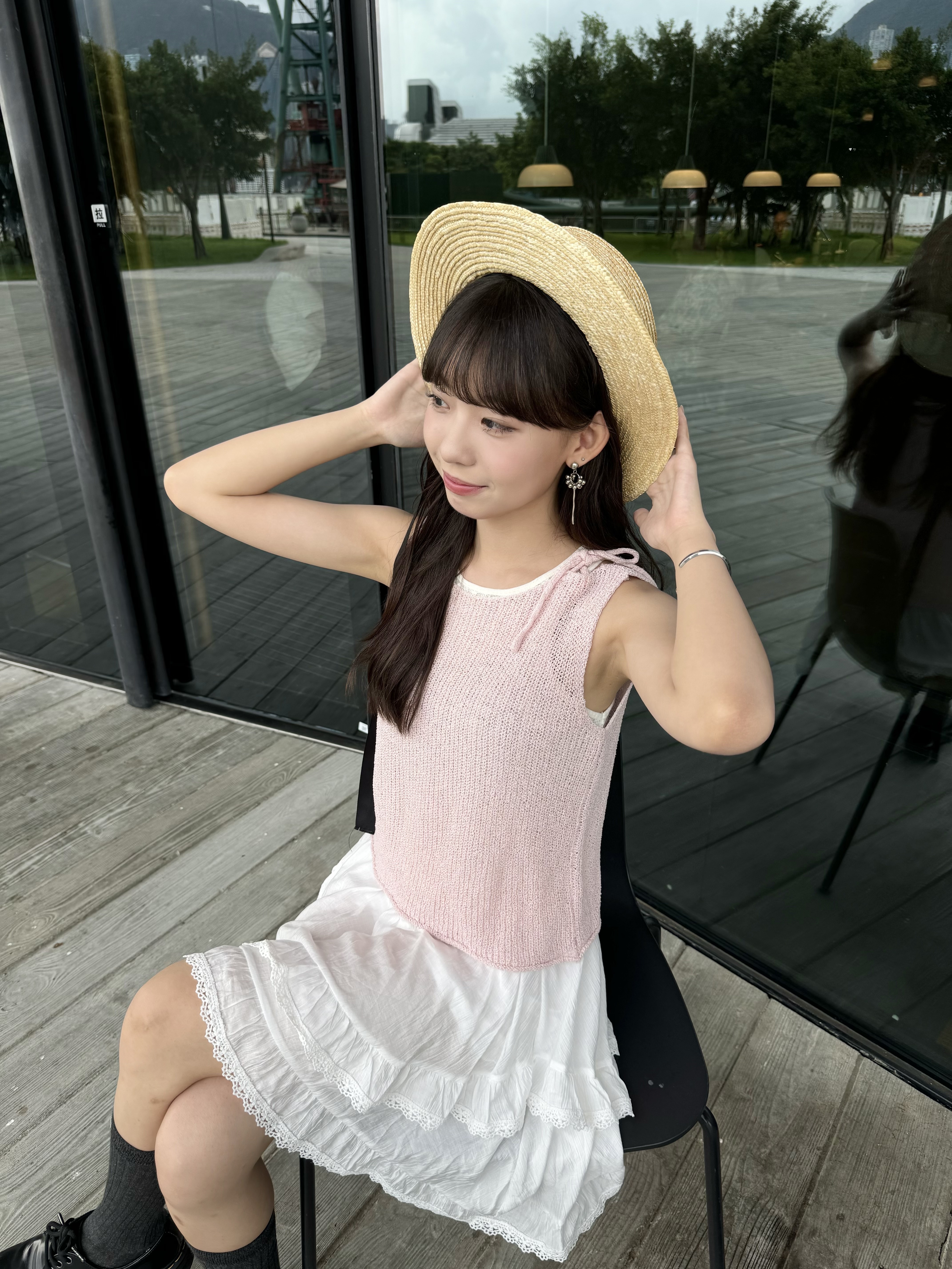 薄針織肩頭綁帶背心