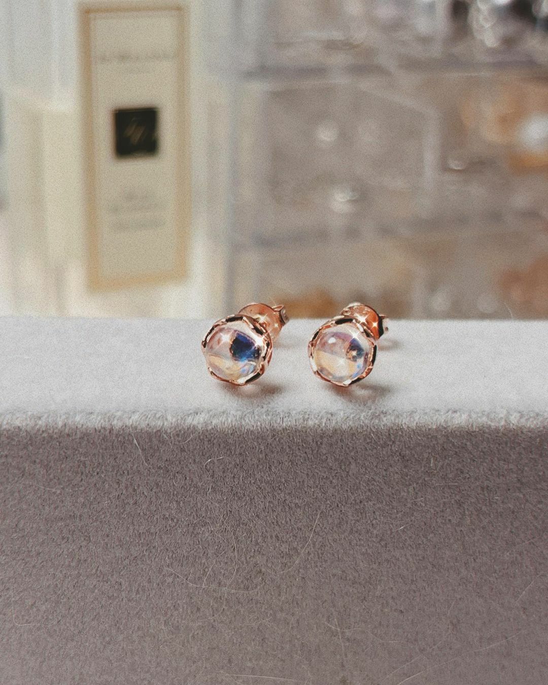 Romantic moonstone earring 三角花朵邊月光石耳環 - silver 925