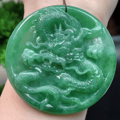611341 翡翠飄綠龍牌 (55.3mm直徑)