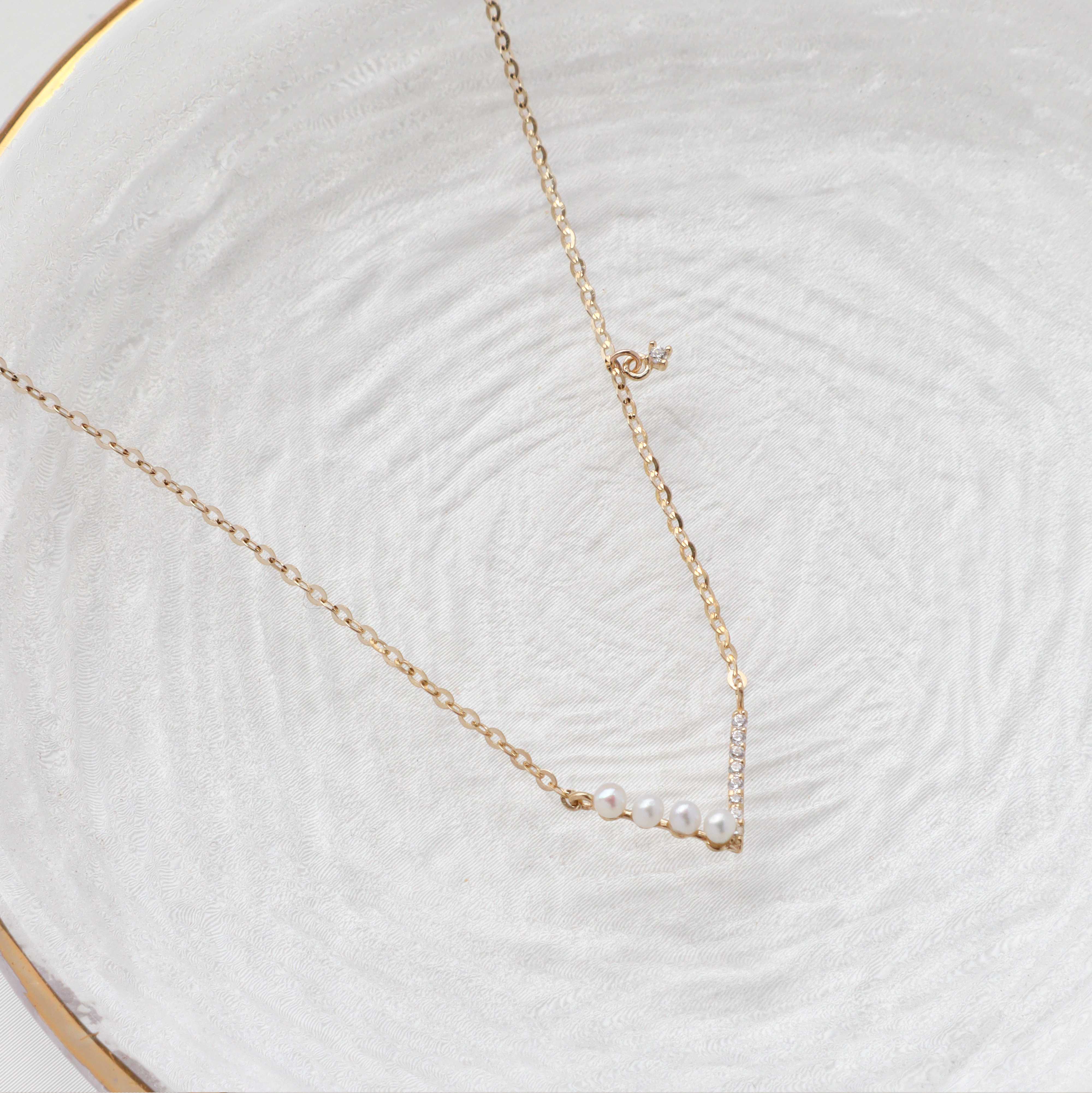 10K/V型微笑珍珠項鍊