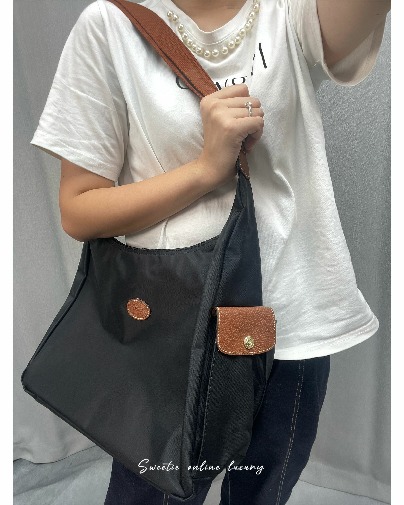 [17/3截] Longchamp 經典歐洲限定多用途 Hobo 袋 (此為預訂商品，如同一訂單中有其他現貨商品，現貨商品會安排先行寄出。)