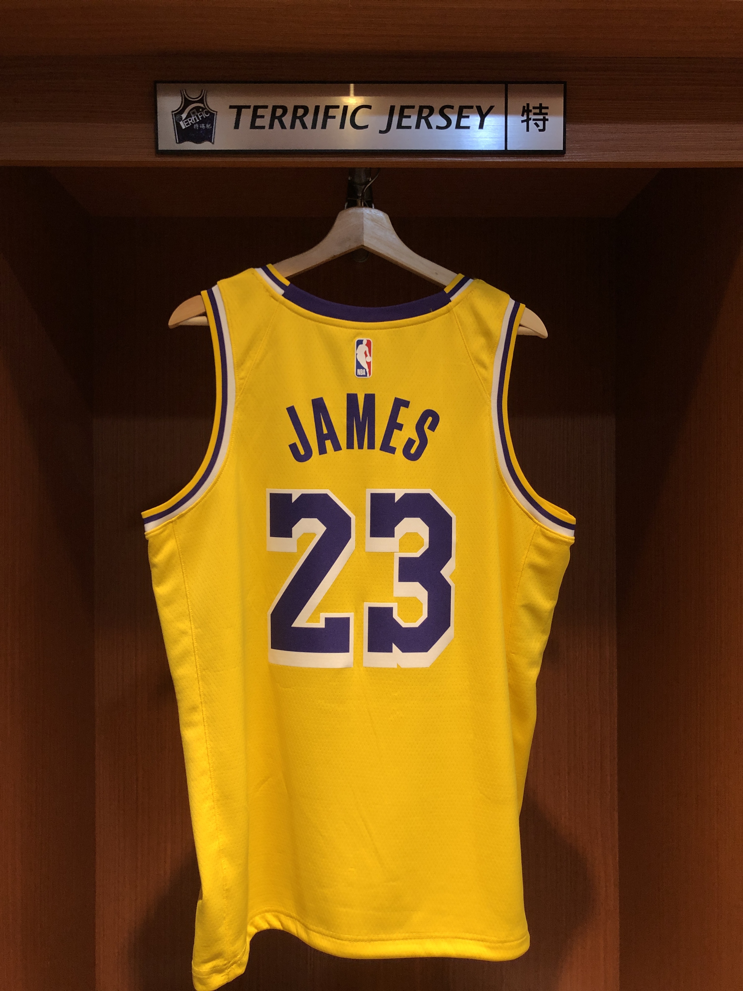 NBA球衣 Lebron James 洛杉磯湖人黃 Icon Nike Swingman 球迷版 熱轉印 含贊助商標 全新