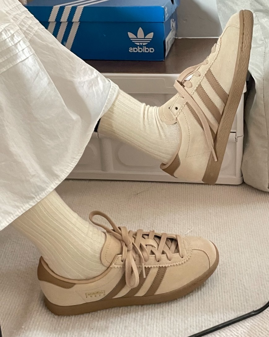 <連線代購商品><限時折扣特價>ADIDAS STADT 小麥 泰迪熊 奶茶 T頭鞋 扁鞋 低筒休閒鞋【JI1886】