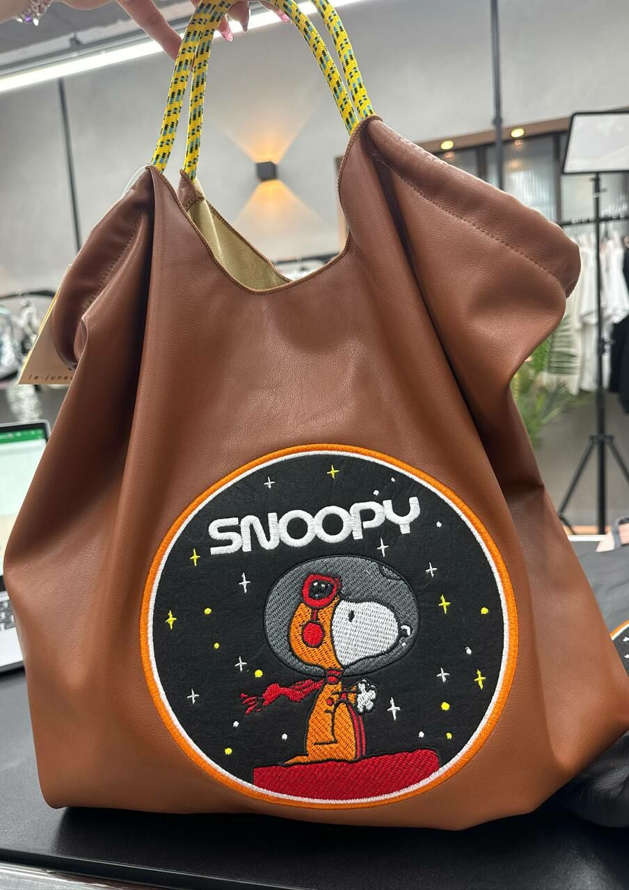 [S] LE.JUNEV PEANUTS SPACE SNOOPY DRAWSTRING TOTE,BROWN, SLJV195 (SLJV195)