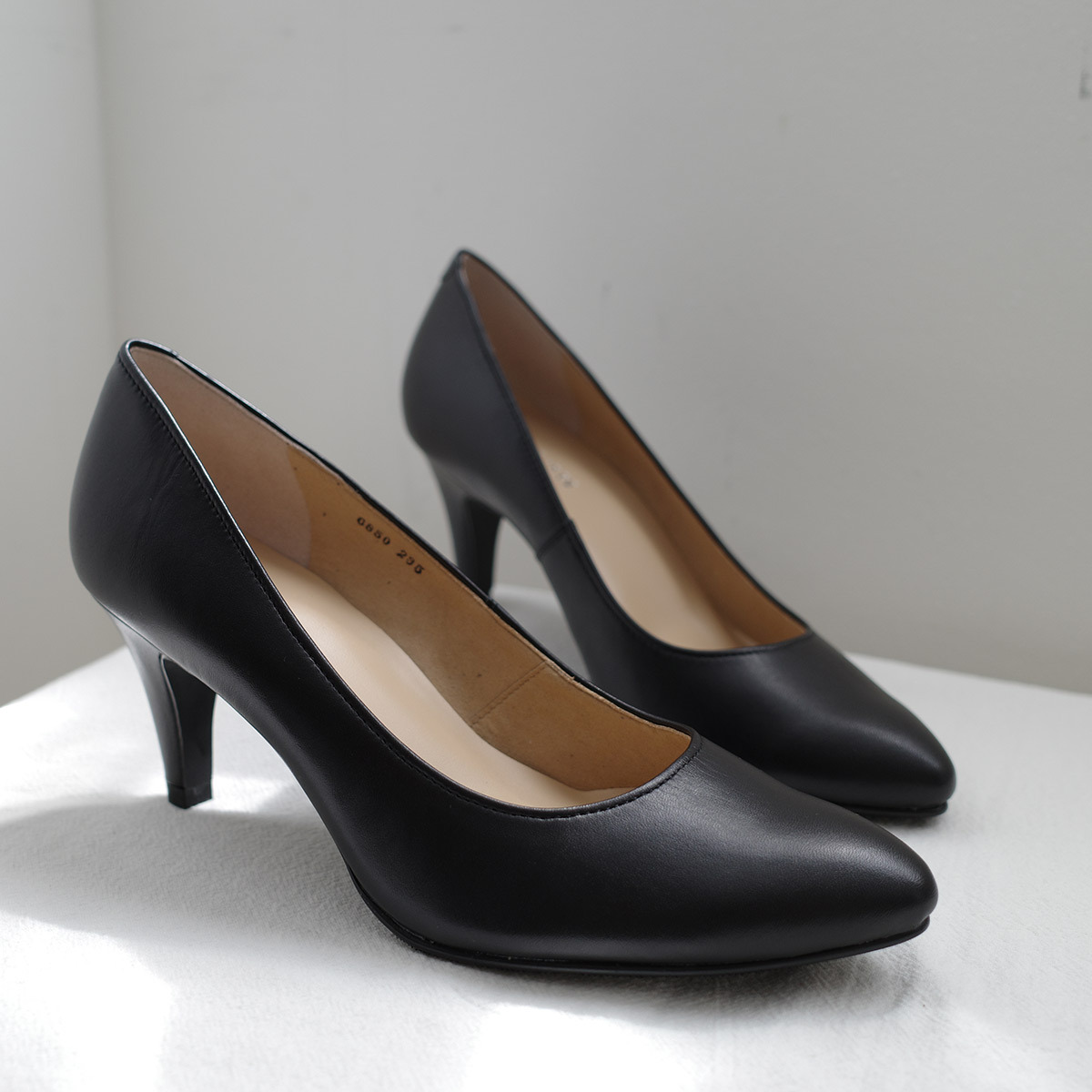 Ms. Jeune 日本女用尖頭牛皮高跟鞋