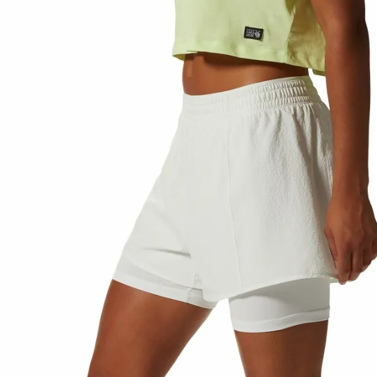 Mountain Hardwear / 女款 防曬透氣運動短褲 Sunshadow™ 2in1 Short / 霧堤白 (MHW1982761102)