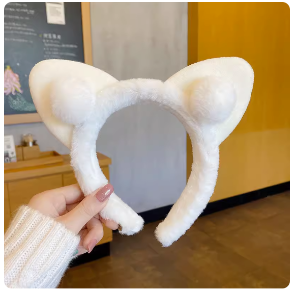 Popular cartoon plush bear headband (white with ball and cat ears)