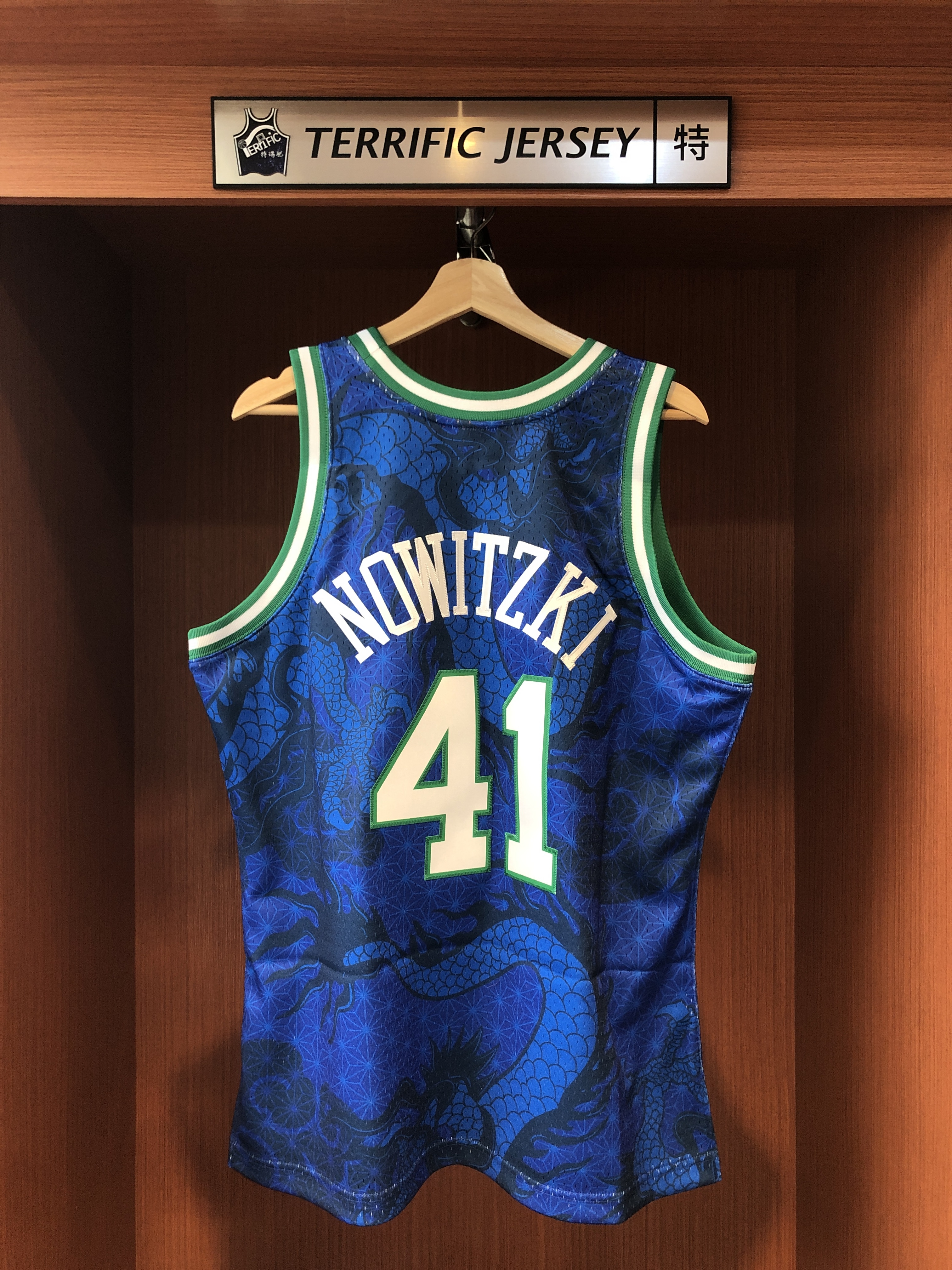 NBA球衣 Dirk Nowitzki 達拉斯小牛 新年款 龍年 98-99 M&N Swingman G2 球迷版 電繡 全新