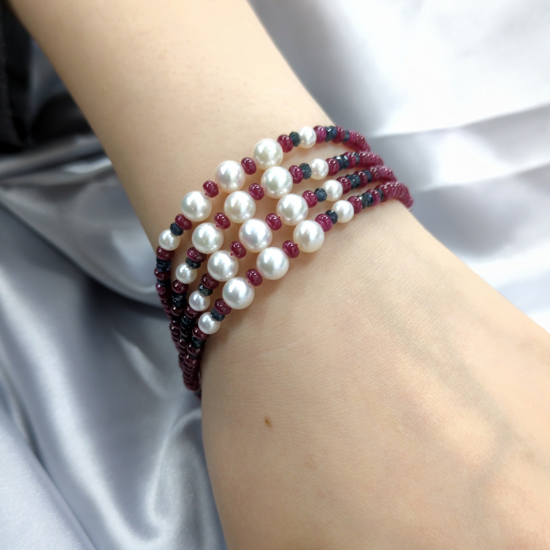 18K White Gold 0.10ct Diamond ,Ruby and Sapphire Bracelet