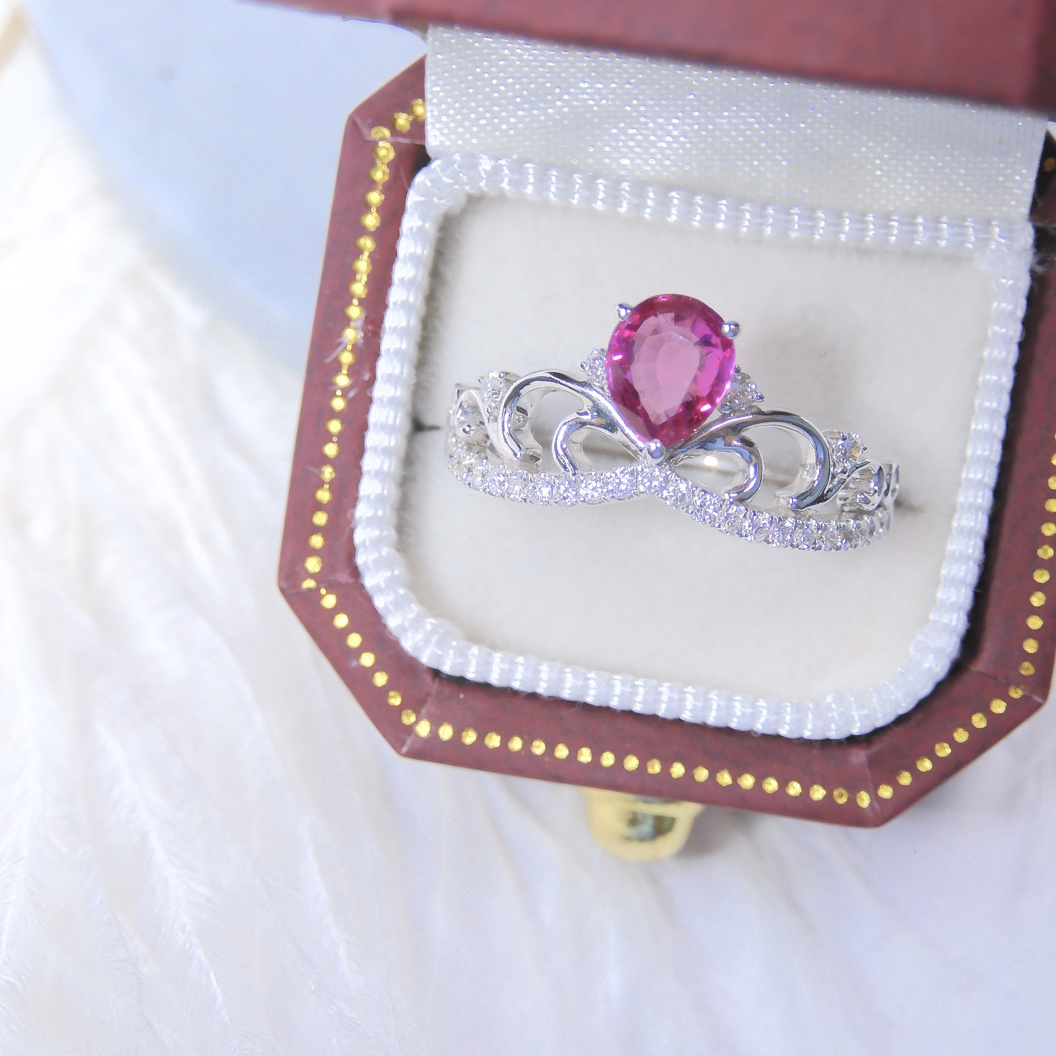 18K金 0.65ct 粉色藍寶石戒指 (配國際證書)