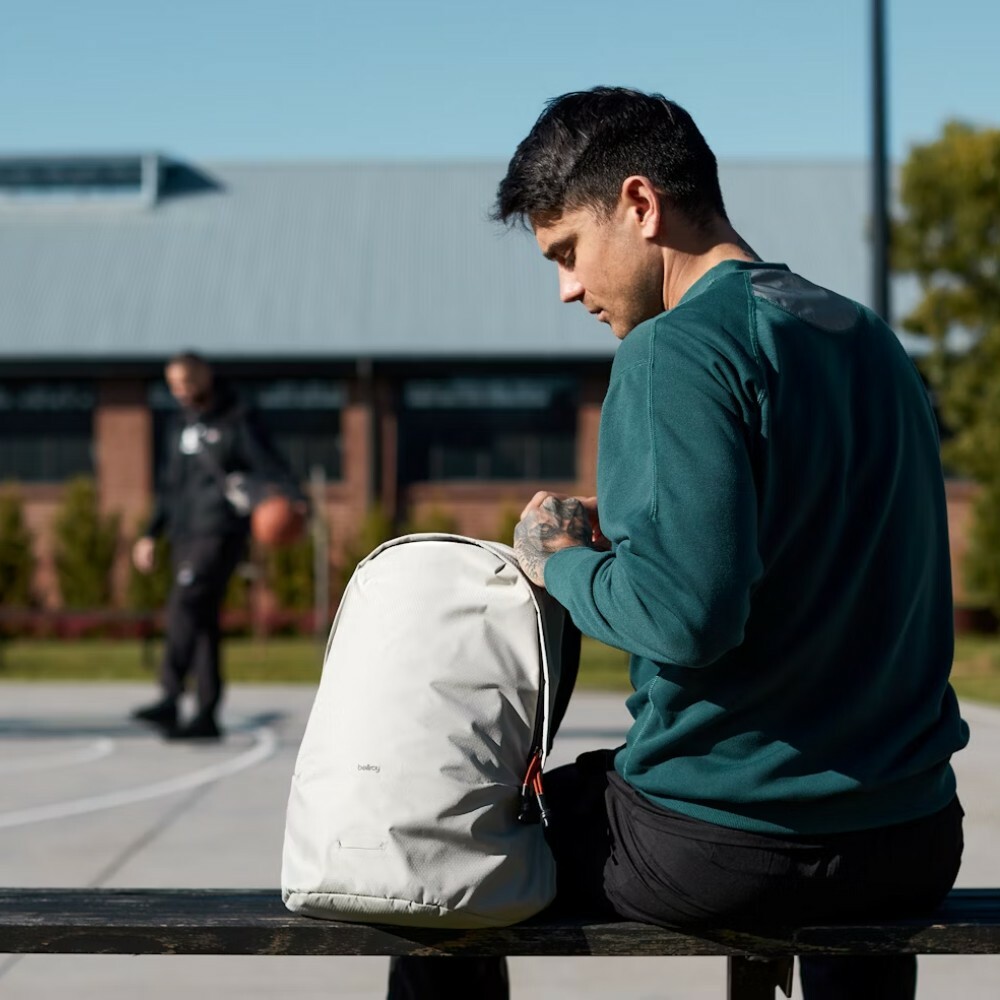 澳洲 Bellroy｜Lite Daypack 輕量後背包 20L - 月光白