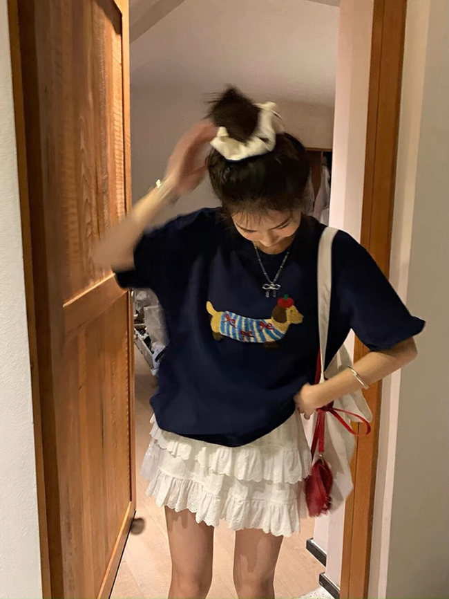 立體繡花oversize短腿可愛辣腸狗狗-實拍