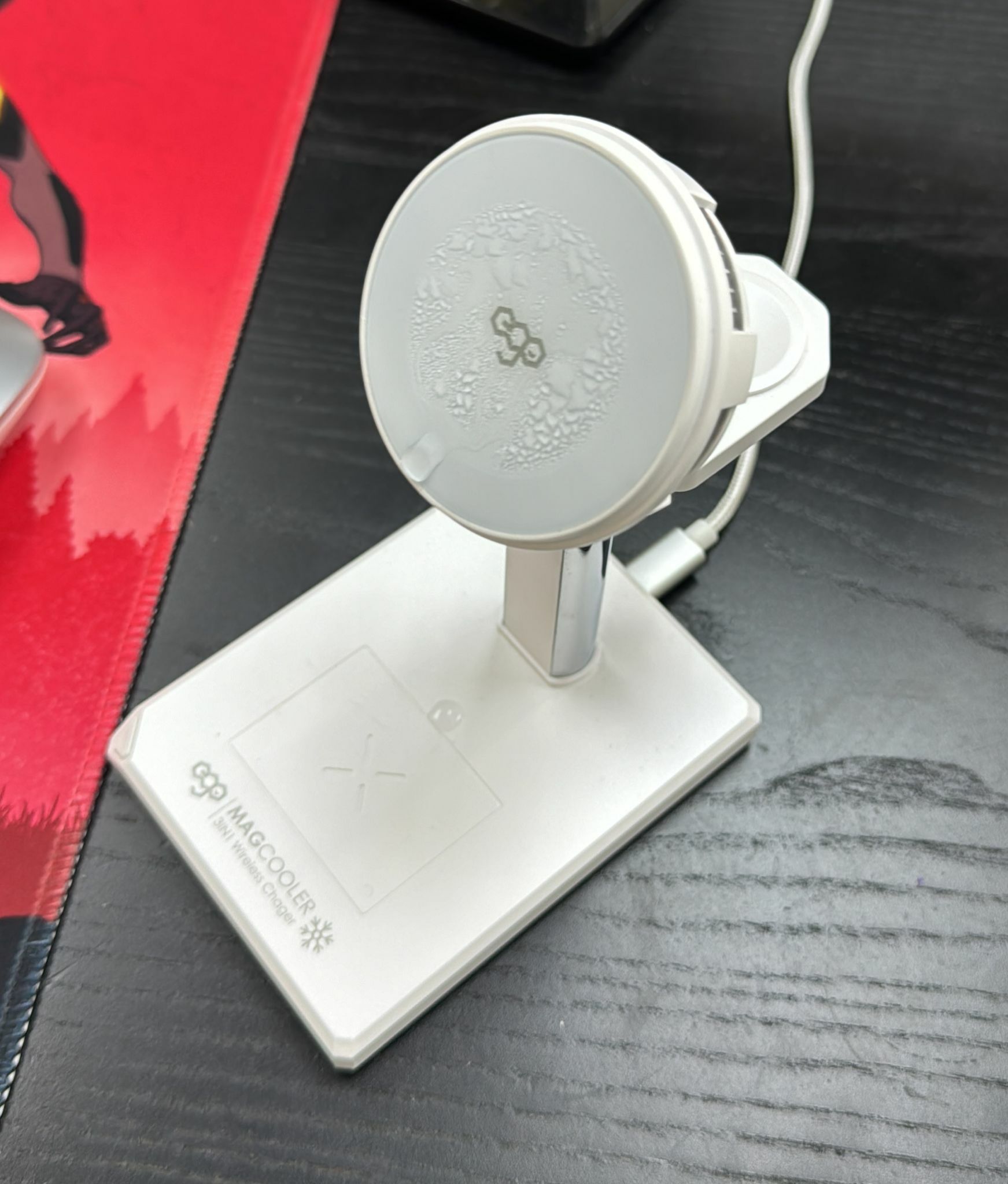 EGO MagCooler@3in1 半導體制冷無線充電器