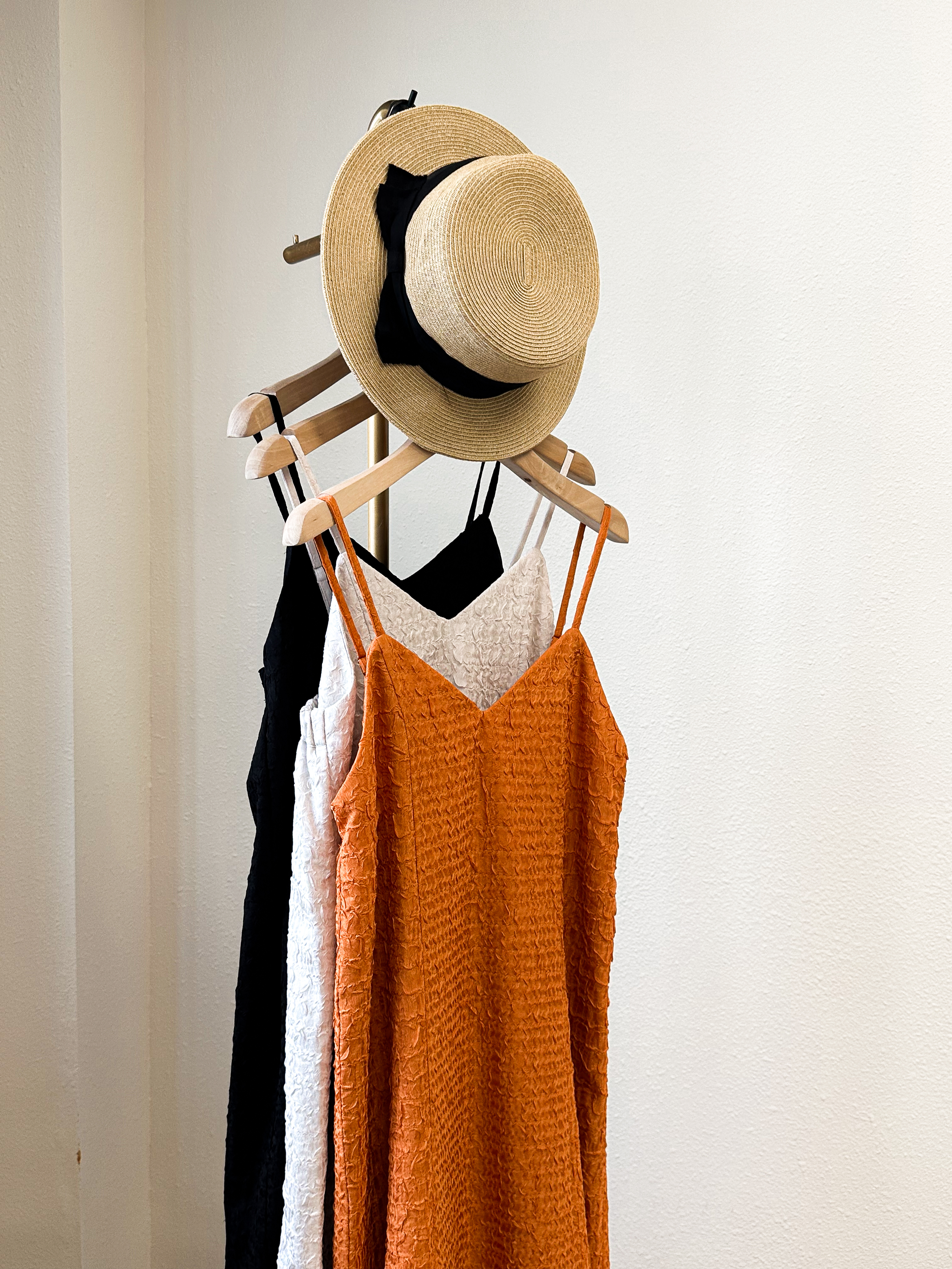 光澤背縷空設計連身裙 - 10244