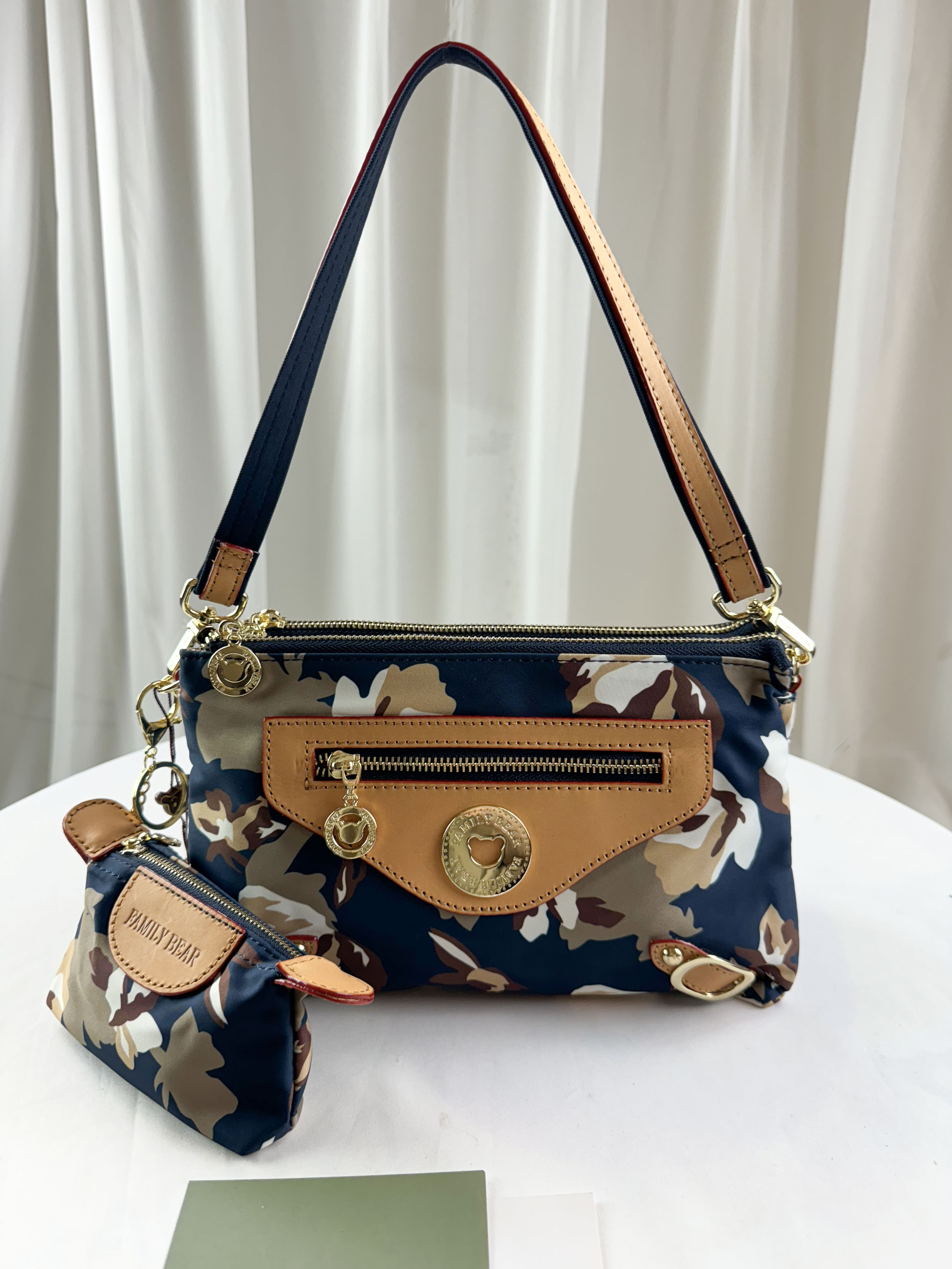 FamilyBear 蝴蝶花拼接藍肩背包 / 側背包 附零錢包 #2562