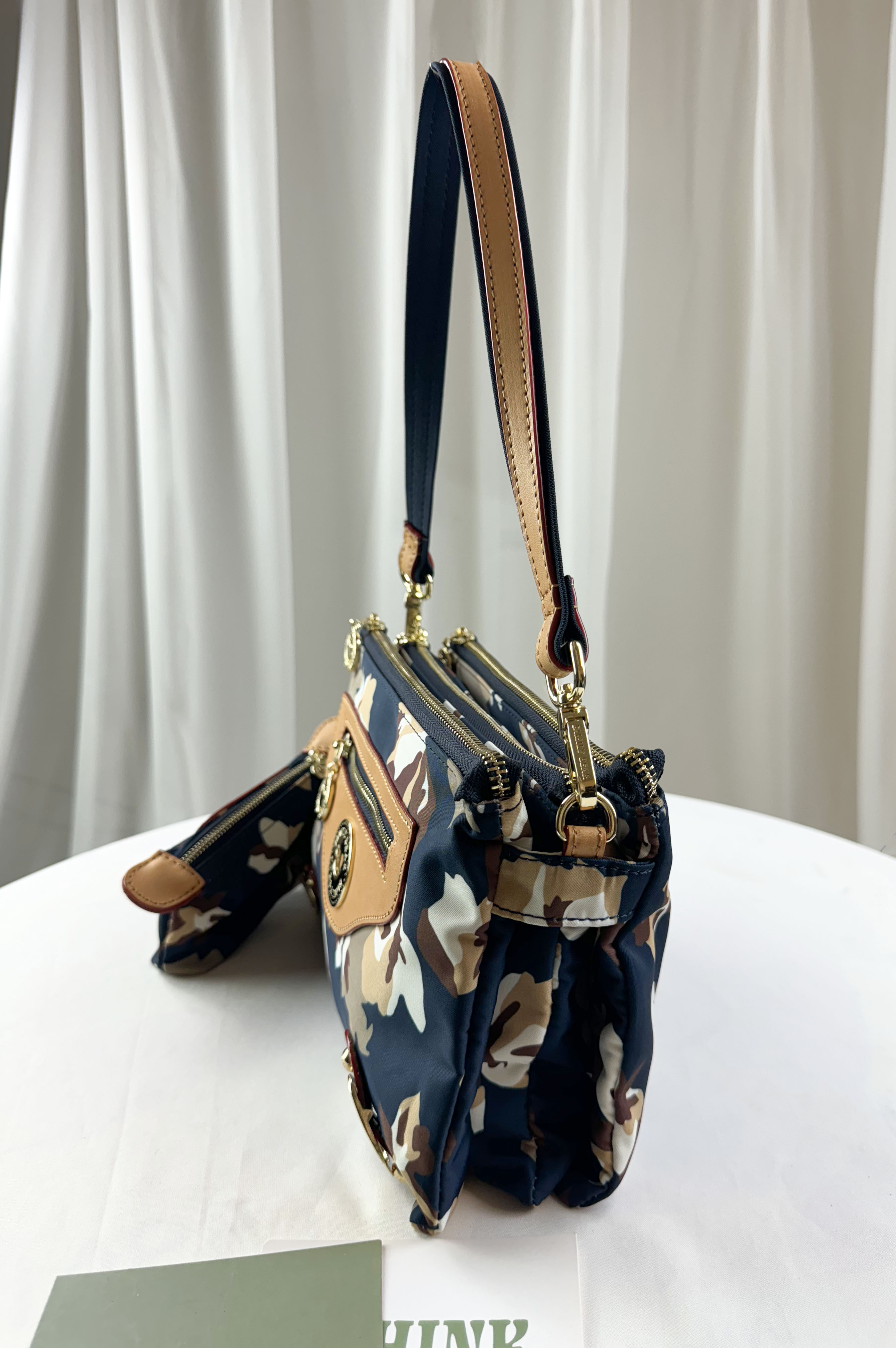 FamilyBear 蝴蝶花拼接藍肩背包 / 側背包 附零錢包 #2562