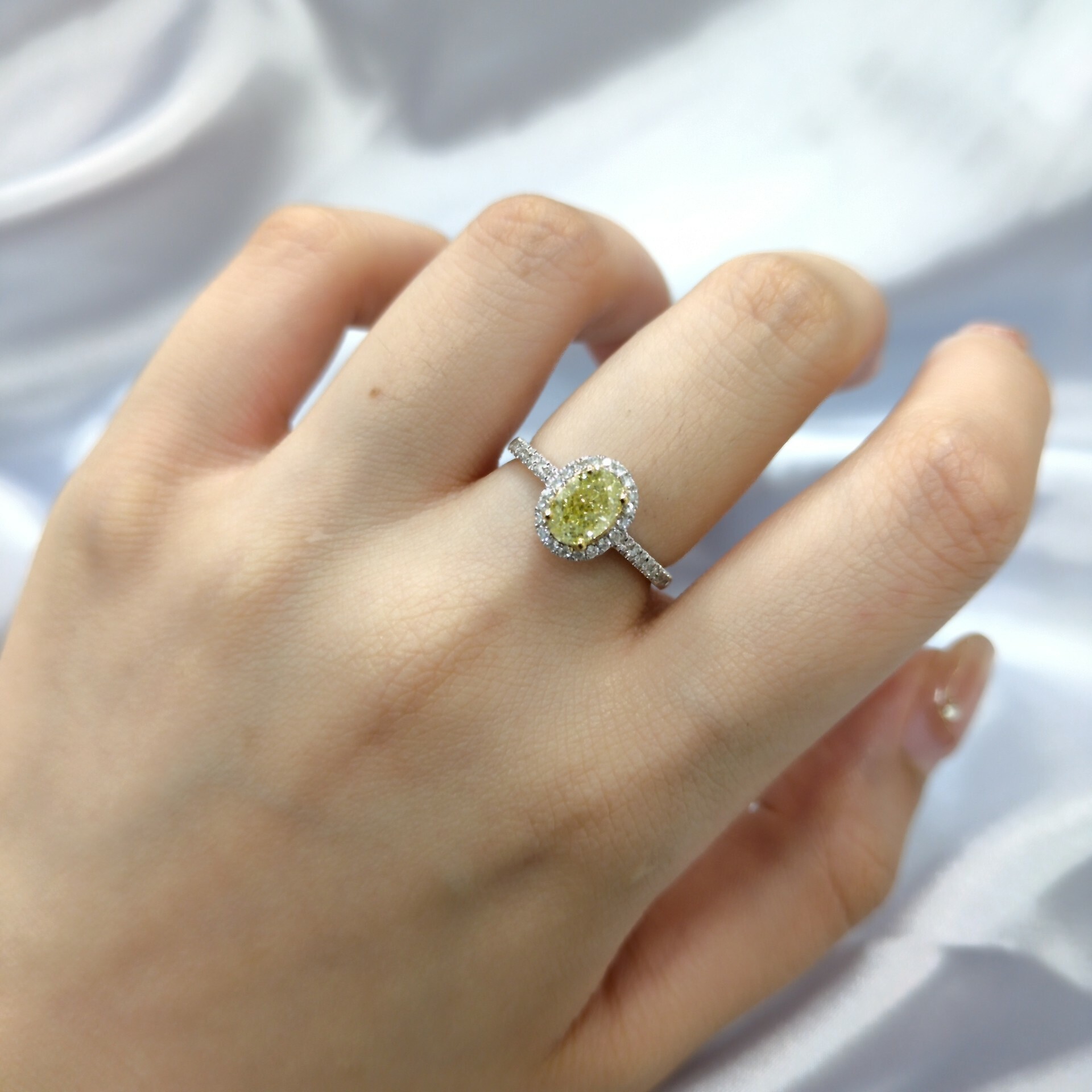 18K Gold 1.02ct Fancy Yellow Diamond Ring